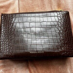 Modern Picnic Burgundy/Brown Croc Snacker with Gold Hardware